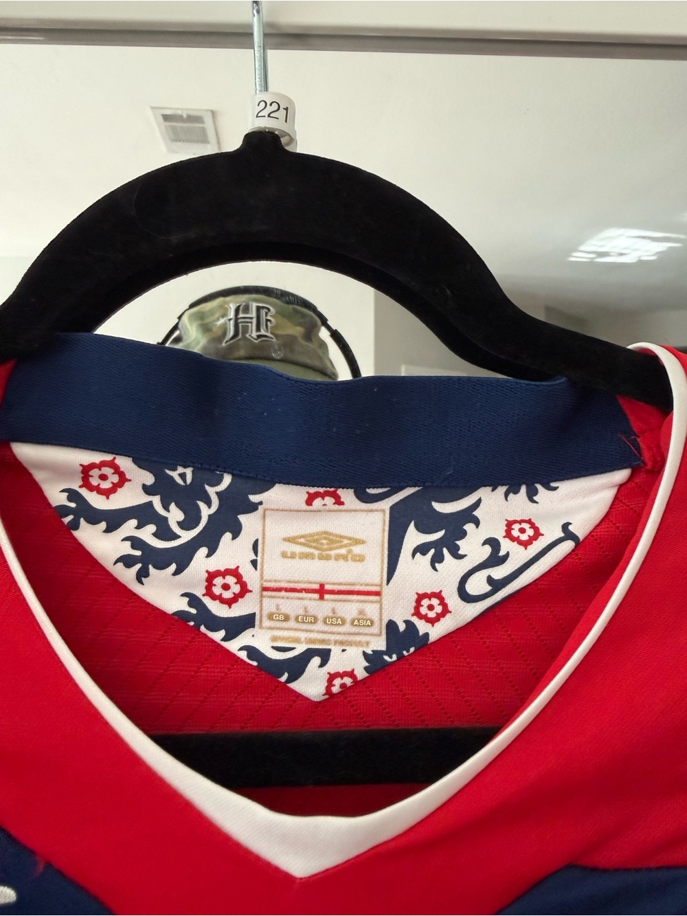 Umbro England 2008 Away Soccer Jersey Red Three Lions Men’s Large - Picture 4 of 6